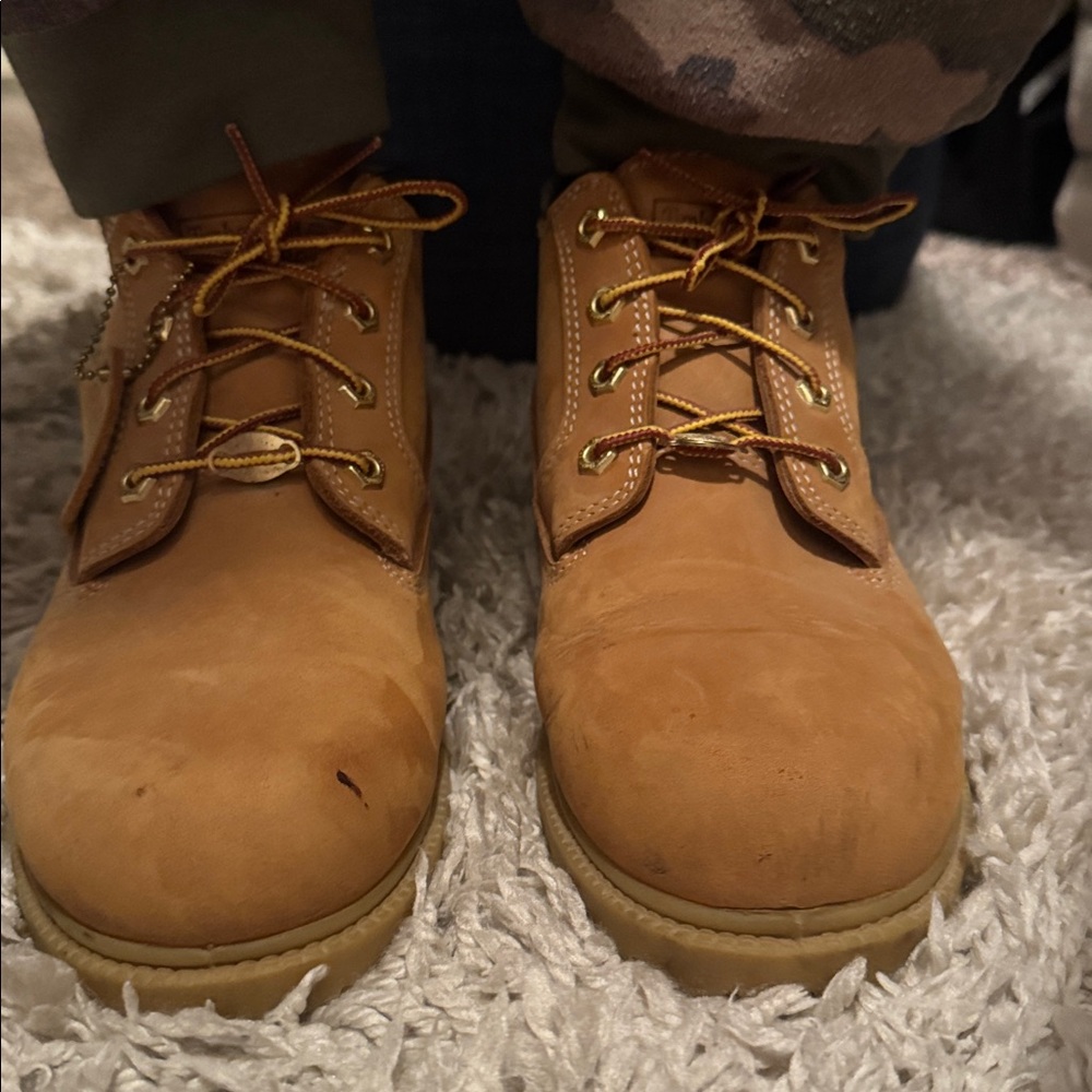 Timberland women’s 10 Tan Leather Boots - Picture 8 of 8
